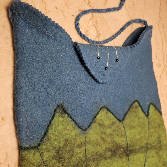Handmade Whimsical Artisan Sheep's Wool Felted Green Blue Shoulder Bag Mongolia - Picture 3 of 7